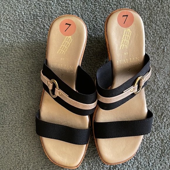 EEEE by Italian Shoemaker Slide Sandals - Picture 3 of 6